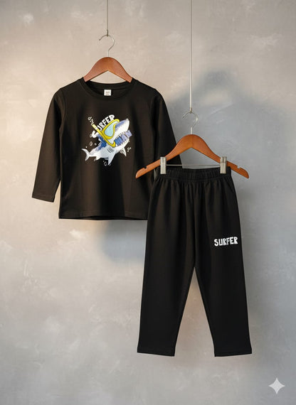 Boys & Girl's full sleeve set's.
Best quality products.
Stylish fashionable and comfortable. 
100 % cotton fabrics . 
100 % print guarantee. 
Fabric: single Jersey. 
Colours: 35 
Size: 1 to 8 years. 
10 pcs bundle.